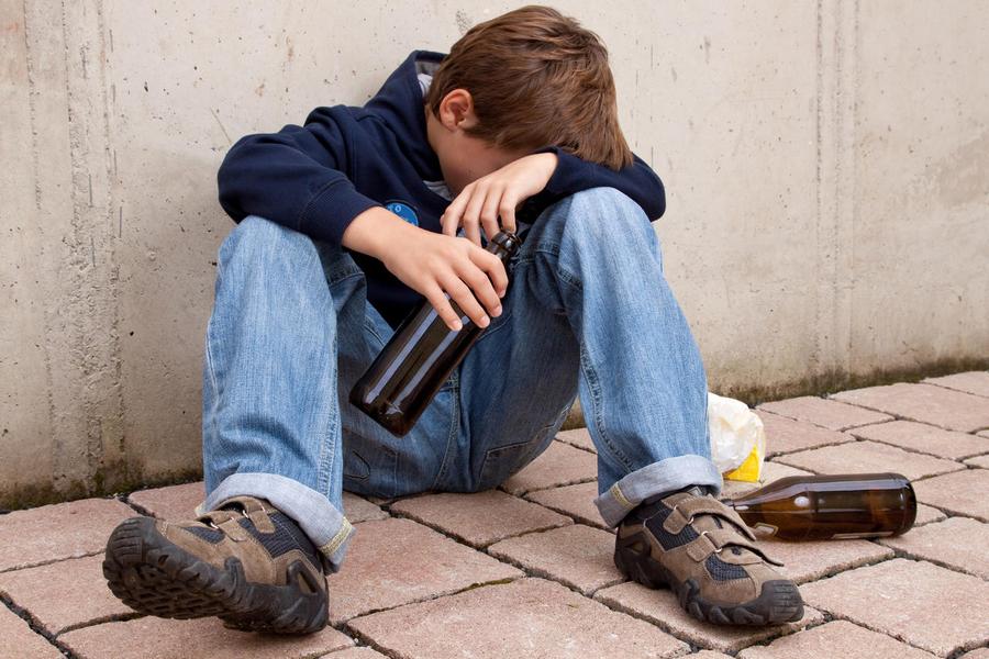Пьянство подростков до добра не доведет