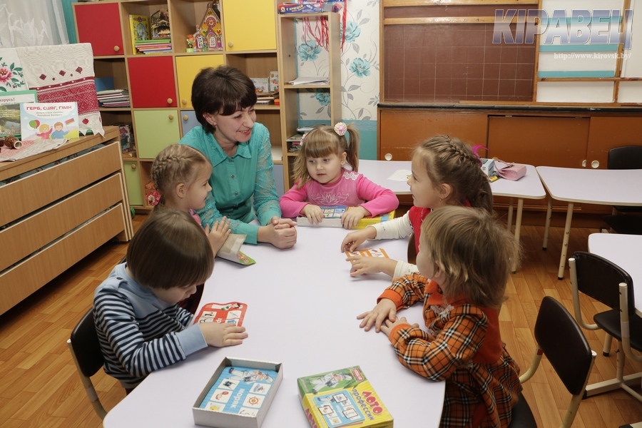 Профессиональный опыт воспитателя детских яслей-сада №4 Кировска Елены Лукашовой
