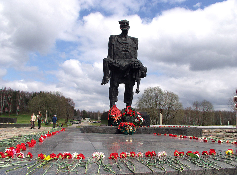 Память о страшной Хатынской трагедии навсегда останется в сердцах белорусов — Лукашенко
