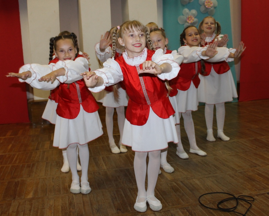 В детской школе искусств г.Кировска с успехом прошел отчетный концерт “Весеннее настроение” (фоторепортаж)