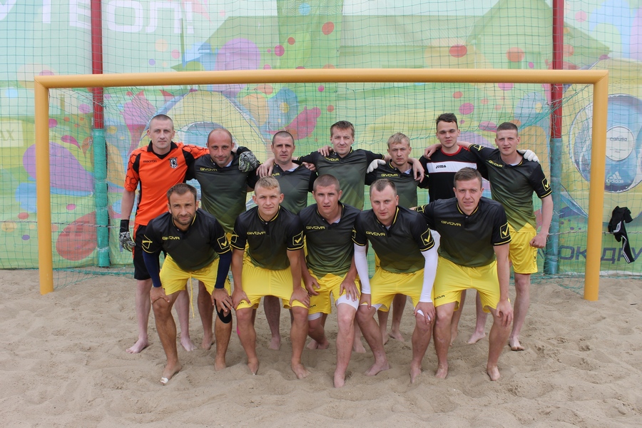 У першым туры чэмпіянату краіны па пляжным футболе каманда “Кіраўск-СДЮШАР” стварыла сенсацыю!