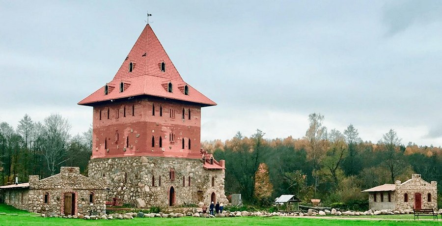 Специалисты и участники дневного пребывания Кировского РЦСОН приняли участие в фестивале “Сульский замок”