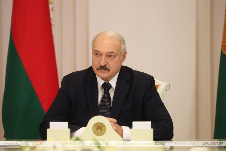 Александр Лукашенко собрал совещание по эпидемиологической ситуации в Беларуси
