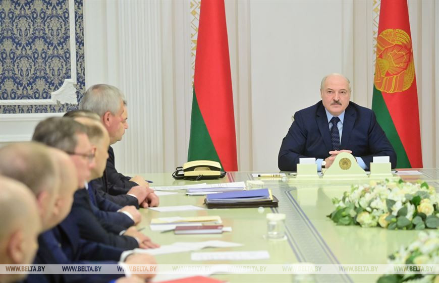 Возможные законодательные изменения с учетом внутриполитической ситуации обсудили на совещании у Александра Лукашенко