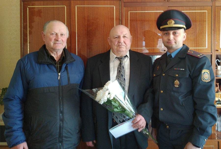 Представители Кировского РОВД и ветеранской организации райотдела милиции посетили ветерана органов внутренних дел, бывшего узника фашистских концлагерей