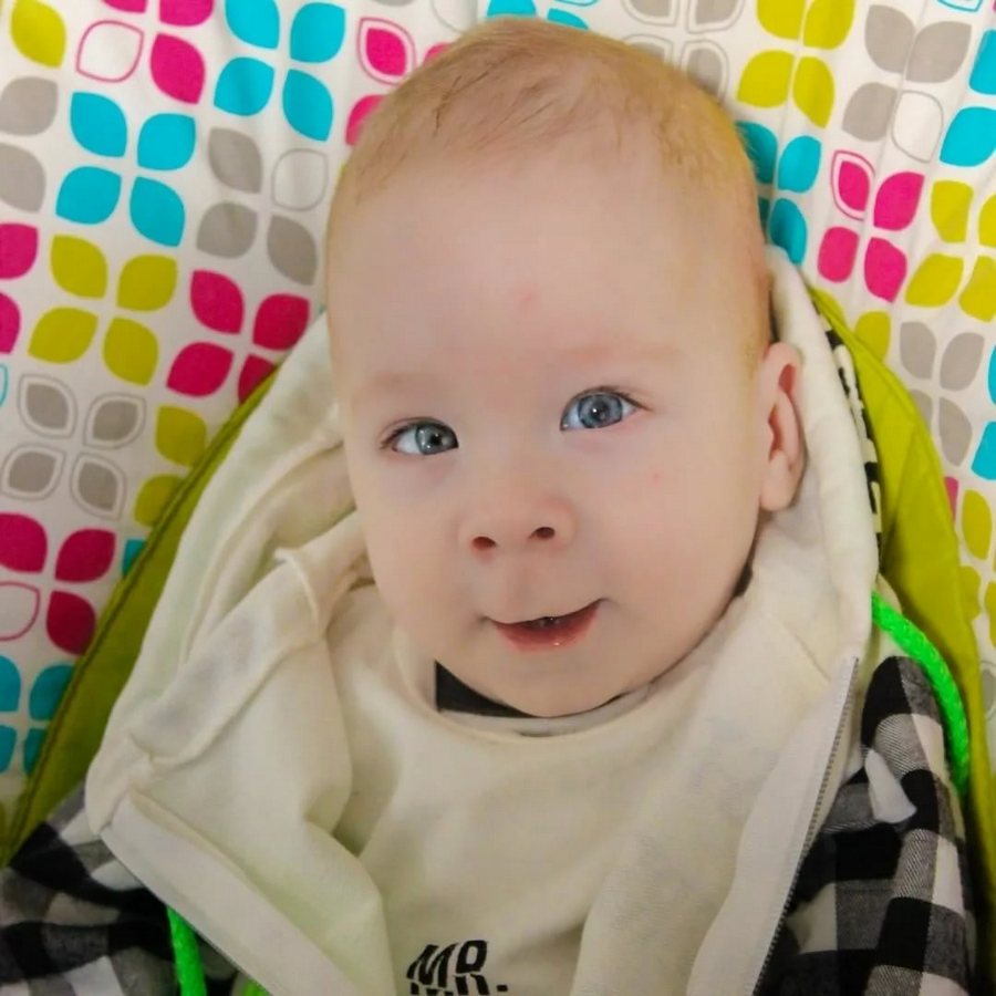 У маленького Ромы Антихевича из Мстиславля страшный диагноз – спинальная мышечная атрофия 1 типа. Вы можете помочь ребенку победить болезнь