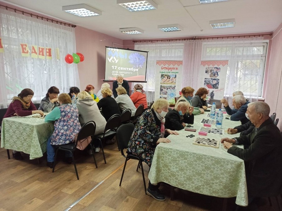 Представители Кировского РЦСОН успешно выступили на шашечном турнире, посвященном Дню народного единства