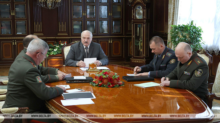 “Взяли курс на конфронтацию”. Александр Лукашенко назвал неблагоприятной для Беларуси ситуацию в ряде сопредельных стран