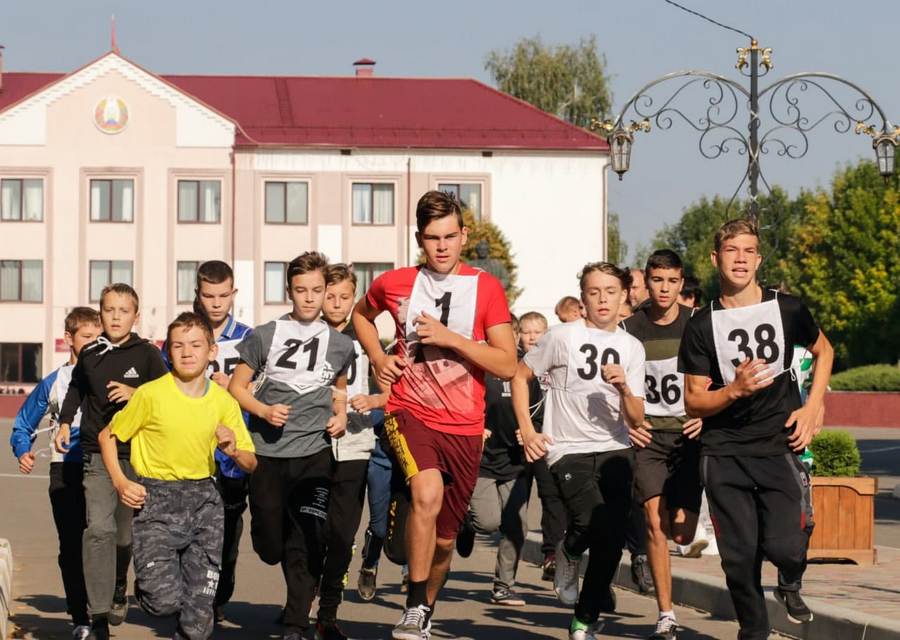 Жыхары Кіраўшчыны актыўна далучыліся да рэспубліканскага лёгкаатлетычнага забегу “За адзіную Беларусь”