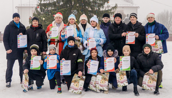 Сегодня в Кировске прошел легкоатлетический забег «Новогодняя миля-2022»