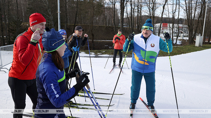 Александр Лукашенко посещает республиканские соревнования среди юношей и молодежи по биатлону и лыжным гонкам