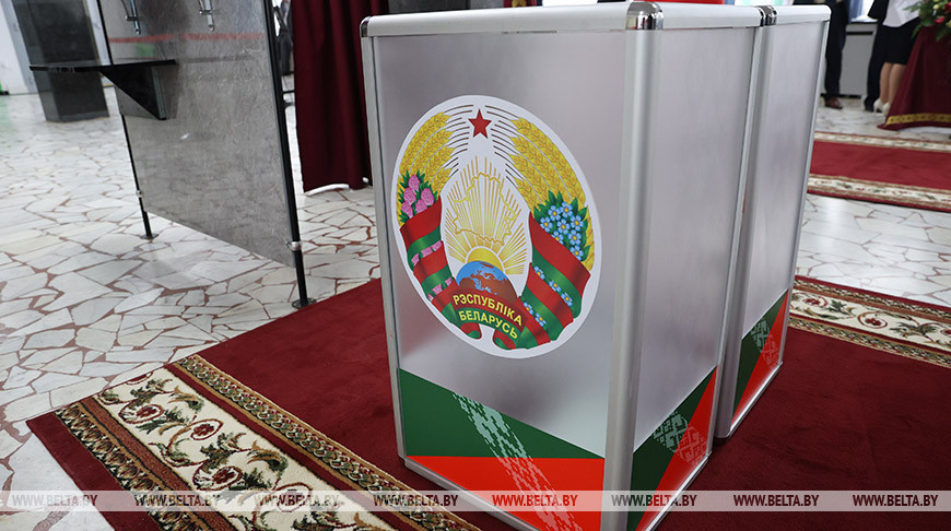 Александр Лукашенко проголосовал на референдуме по обновленной Конституции