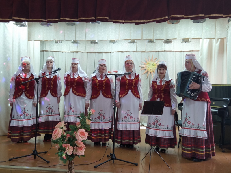 В учреждениях культуры Кировщины продолжаются отчетные концерты творческих коллективов и исполнителей