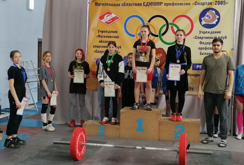 Кировские тяжелоатлеты пополнили медальную копилку