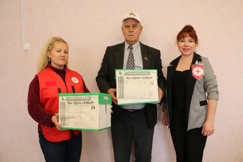 Представители учреждений и организаций района приняли активное участие в акции по сбору гуманитарной помощи семьям Донбасса