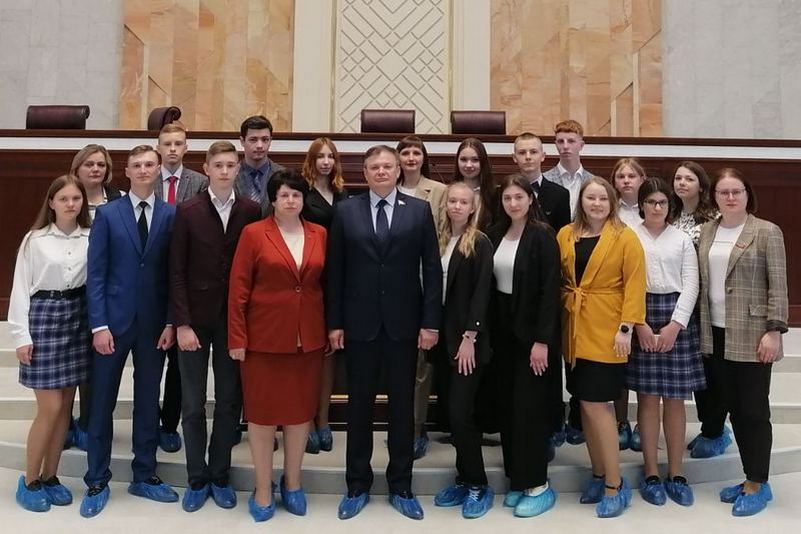 Молодежь Кировщины посетила Палату представителей белорусского парламента