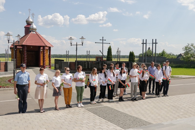Молодежная акция «Лента памяти», посвященная 80-летию со дня трагедии в д.Борки, прошла в Кировском районе