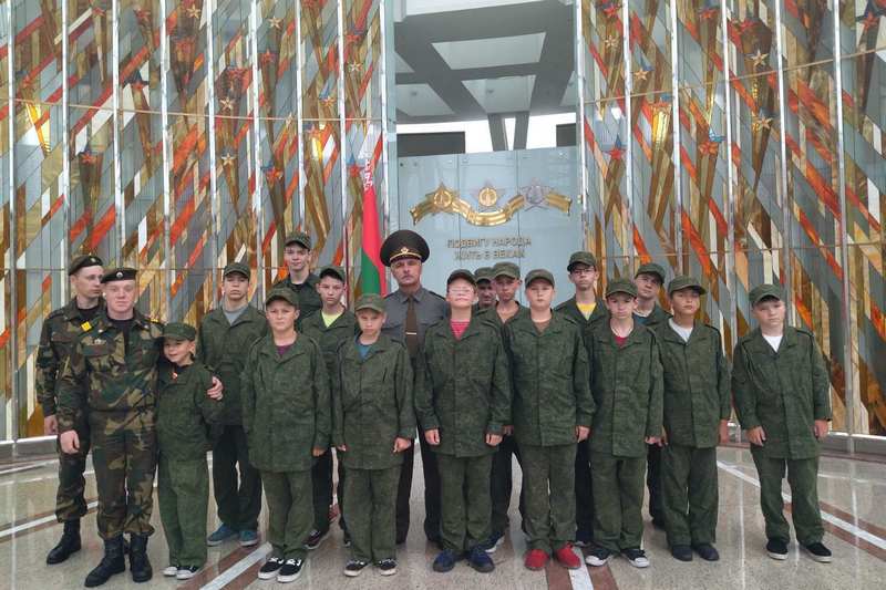 Кировские школьники интересно и с пользой проводят время в военно-спортивном лагере