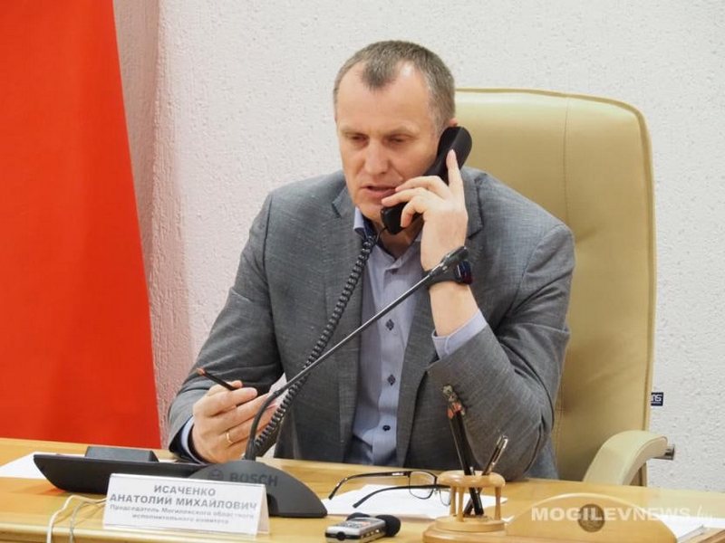 “Прямую телефонную линию” 20 августа проведет Анатолий Исаченко