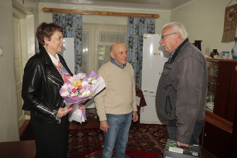 Ветеран труда Петр Яцкевич отметил 80-летний юбилей