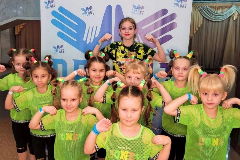 Юные таланты Кировщины успешно выступили на конкурсе-фестивале искусств «DALONI»