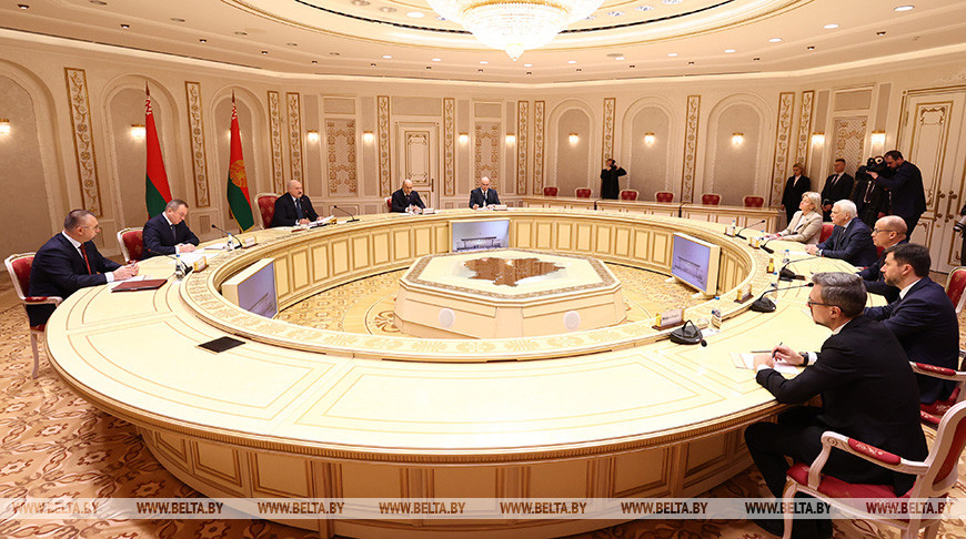 “Сегодня не деньги главное”. Лукашенко рассказал об основной теме в переговорах с Путиным