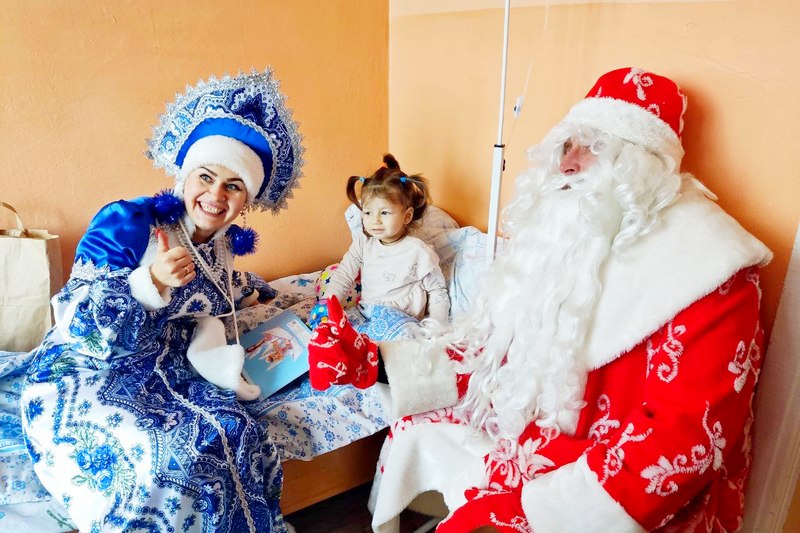 Новогодние поздравления для детей, находящихся на лечении в Кировской ЦРБ