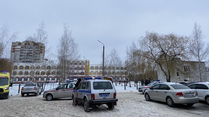 Восьмиклассница устроила стрельбу в гимназии Брянска