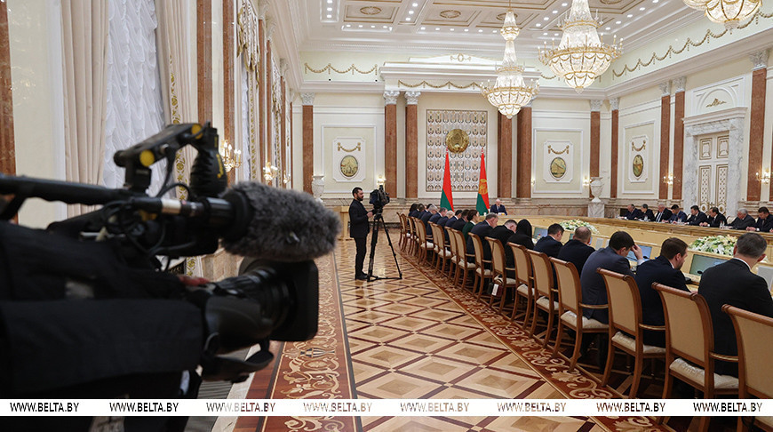 Президент Беларуси Александр Лукашенко поручил до сентября решить все выявленные в высшем образовании проблемы.