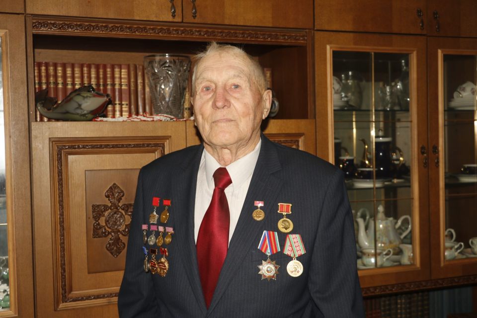 5 февраля, свой 85-летний юбилей отметил ветеран труда Николай Дмитриевич Ленкевич