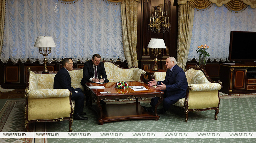 Лукашенко: Беларусь готова расширять сотрудничество с Казахстаном по созданию совместных предприятий