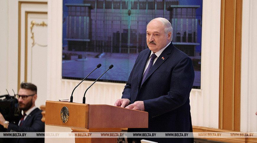Лукашенко о борьбе с коррупцией: за ошибку никто не накажет, но если в карман кладете, прощения не будет