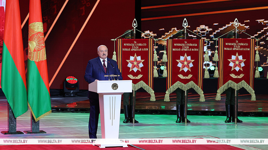 Лукашенко: бросать страну, миллионы людей в горнило войны – это не ко мне