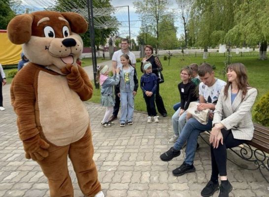 В городском парке Кировска активно и суперпозитивно прошла квест-игра “Семейное путешествие”!