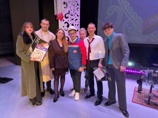 На сцене Дворца культуры металлургов города Жлобина прошла шоу-программа «Точь-в-точь»