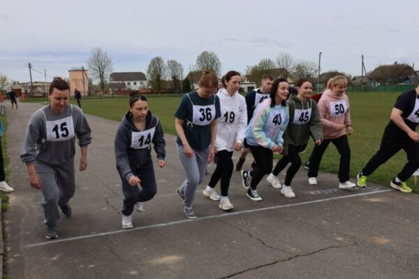 На стадионе ДЮСШ прошли спортивные соревнования со сдачей нормативов