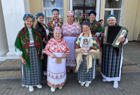 Кировский РЦСОН принял участие в областном фестивале любительского искусства «По жизни с песней»