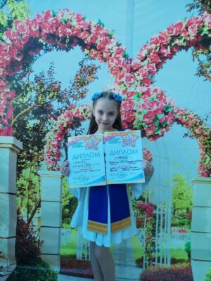 Эвелина Невинская — победитель в двух номинациях фестиваля-конкурса детского творчества «Хочу стать звездой»