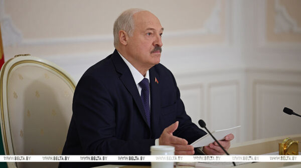 Военный арсенал, кадры, международные встречи и проповедник из США. Итоги недели Президента