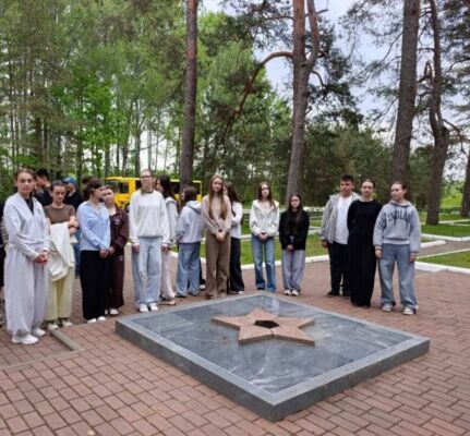 Кировчане посетили Кличевский краеведческий музей и мемориальный комплекс партизанской славы «Усакино»