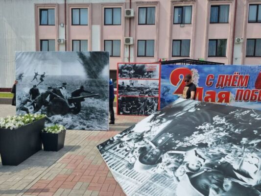 На площади имени Кирова в райцентре готовятся праздничные площадки