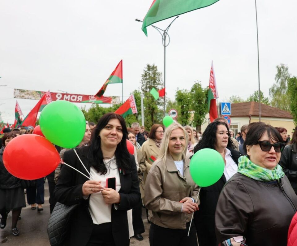 Праздничное шествие в День Победы прошло в Кировске