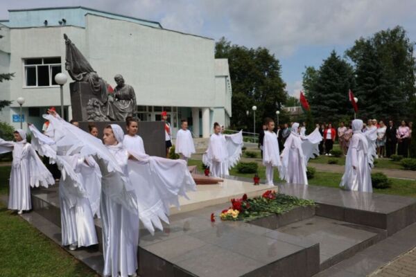 Кировчане почтили память жертв Великой Отечественной войны. Фоторепортаж