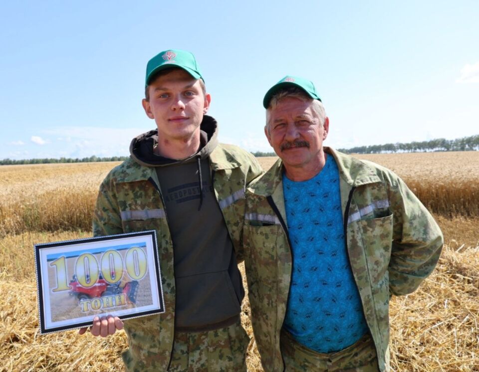 На полях Кировщины определился первый зерноуборочный экипаж-рекордсмен!