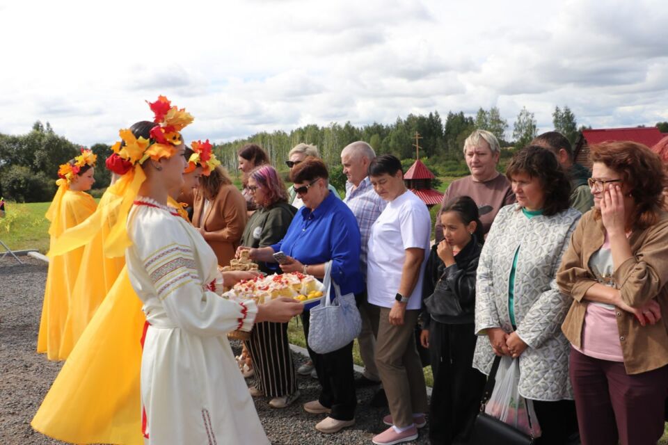 Яблычны Спас нам яблыкаў прыпас