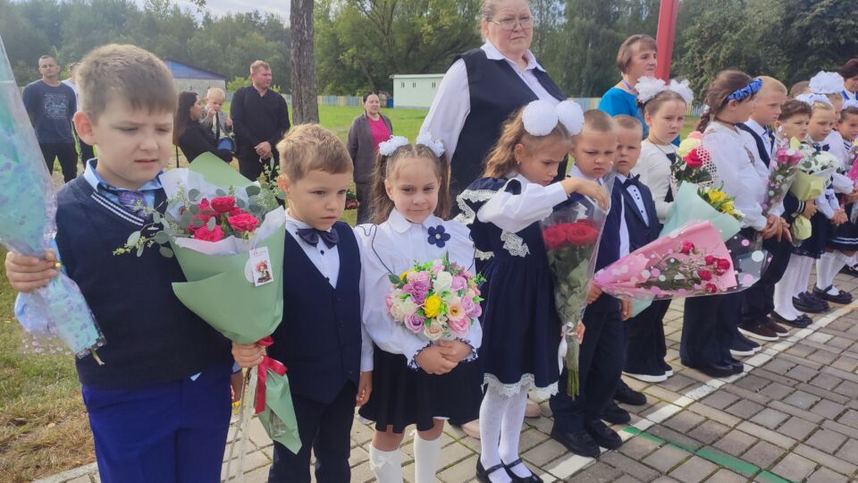 Первый звонок прозвенел для учащихся Боровицкой средней школы