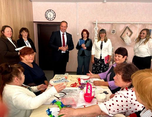 Министр труда и социальной защиты Республики Беларусь Андрей Лобович посетил Кировский РЦСОН