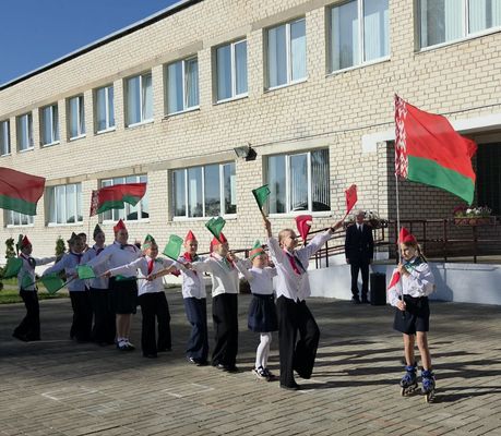 У пионеров — День рождения!