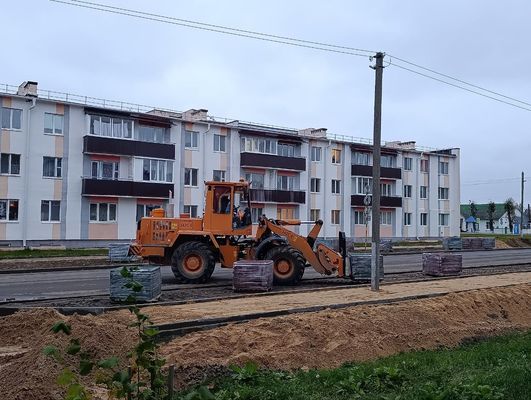 В Кировске ведется ремонт дороги